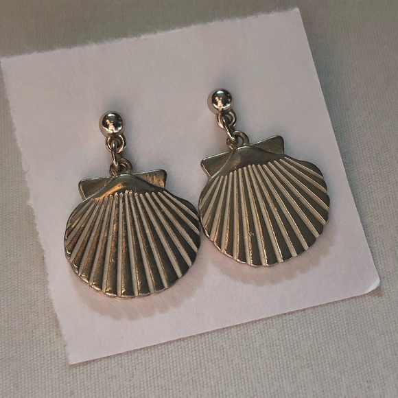 🐚 Shell earrings! 🐚 - Picture 2 of 4